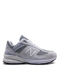 graue Sportschuhe von New Balance