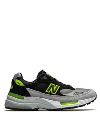 graue Sportschuhe von New Balance