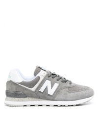 graue Sportschuhe von New Balance