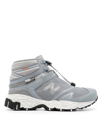 graue Sportschuhe von New Balance