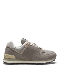 graue Sportschuhe von New Balance