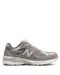 graue Sportschuhe von New Balance