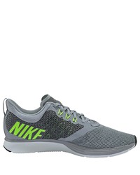 graue Sportschuhe von Nike