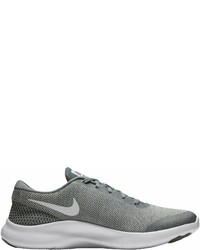 graue Sportschuhe von Nike