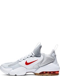 graue Sportschuhe von Nike