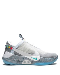 graue Sportschuhe von Nike