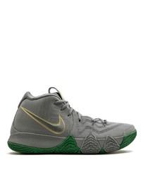 graue Sportschuhe von Nike