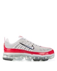 graue Sportschuhe von Nike