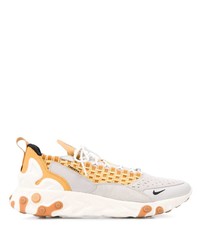 graue Sportschuhe von Nike