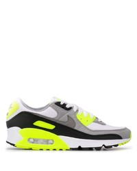 graue Sportschuhe von Nike