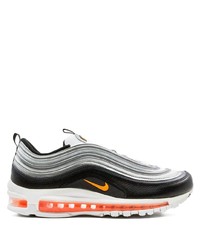 graue Sportschuhe von Nike