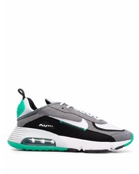 graue Sportschuhe von Nike