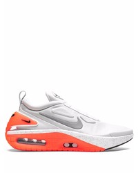 graue Sportschuhe von Nike