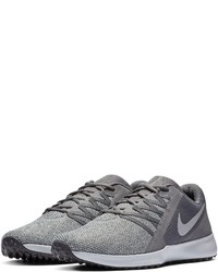 graue Sportschuhe von Nike