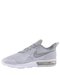 graue Sportschuhe von Nike Sportswear