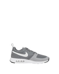 graue Sportschuhe von Nike Sportswear