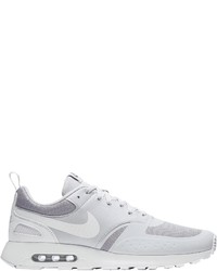 graue Sportschuhe von Nike Sportswear