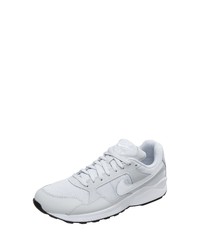 graue Sportschuhe von Nike Sportswear