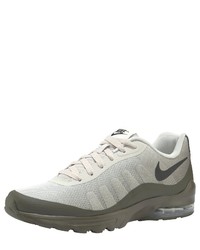 graue Sportschuhe von Nike Sportswear