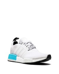 graue Sportschuhe von adidas