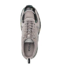 graue Sportschuhe von Coach