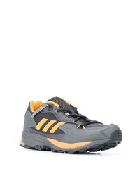 graue Sportschuhe von adidas