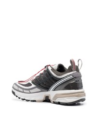 graue Sportschuhe von Salomon S/Lab