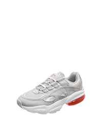 graue Sportschuhe von Puma