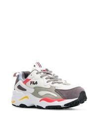 graue Sportschuhe von Fila