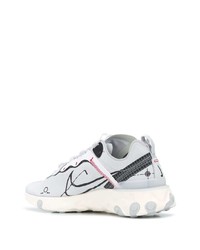 graue Sportschuhe von Nike