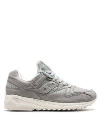 graue Sportschuhe von Saucony