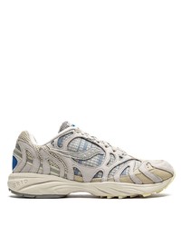 graue Sportschuhe von Saucony