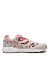 graue Sportschuhe von Saucony