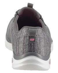 graue Sportschuhe von Skechers