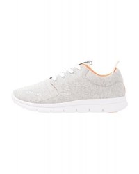 graue Sportschuhe von Superdry
