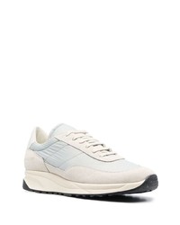 graue Sportschuhe von Common Projects