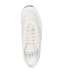 graue Sportschuhe von Common Projects