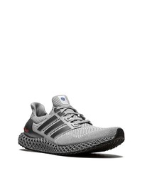 graue Sportschuhe von adidas