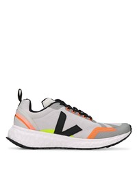 graue Sportschuhe von Veja