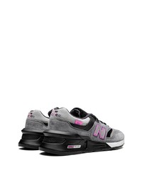 graue Sportschuhe von New Balance