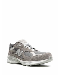 graue Sportschuhe von New Balance