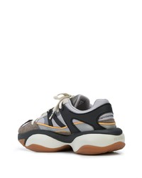 graue Sportschuhe von Puma