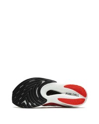 graue Sportschuhe von New Balance