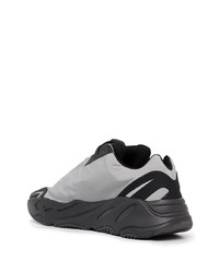 graue Sportschuhe von adidas YEEZY