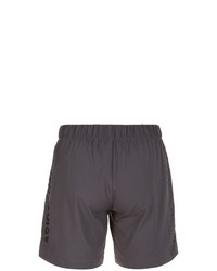 graue Sportshorts von Asics