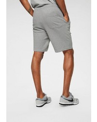 graue Sportshorts von Nike Sportswear