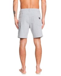 graue Sportshorts von Quiksilver