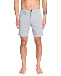 graue Sportshorts von Quiksilver