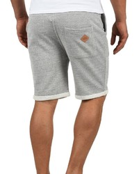 graue Sportshorts von Redefined Rebel