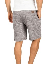 graue Sportshorts von Solid